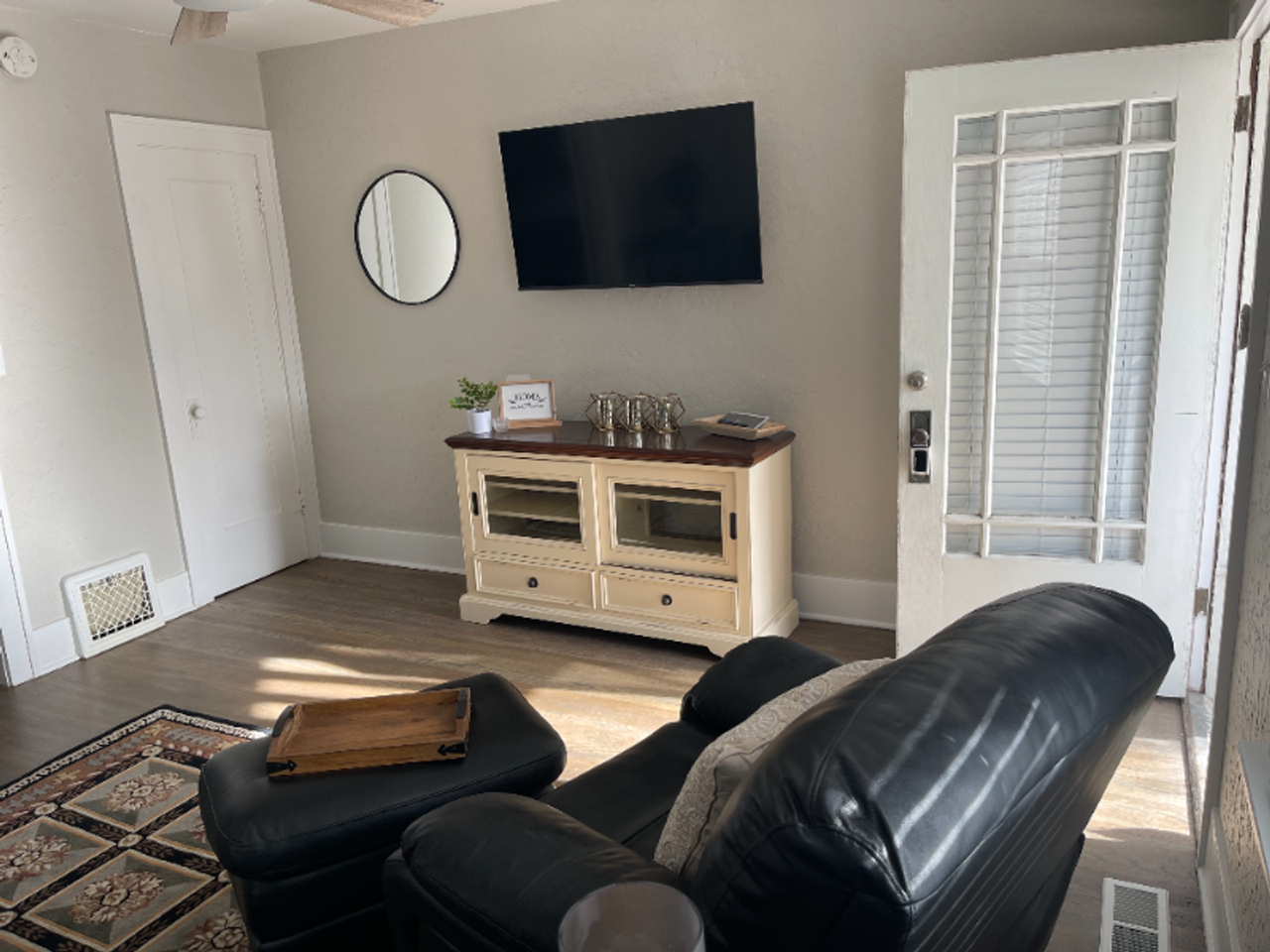 110-112 S Sherwood Street - Photo 2 of 15