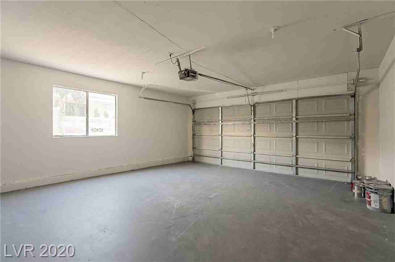 3011 Burton Avenue - Photo 3 of 26