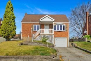 745 Edgewater Dr - Photo 1 of 1