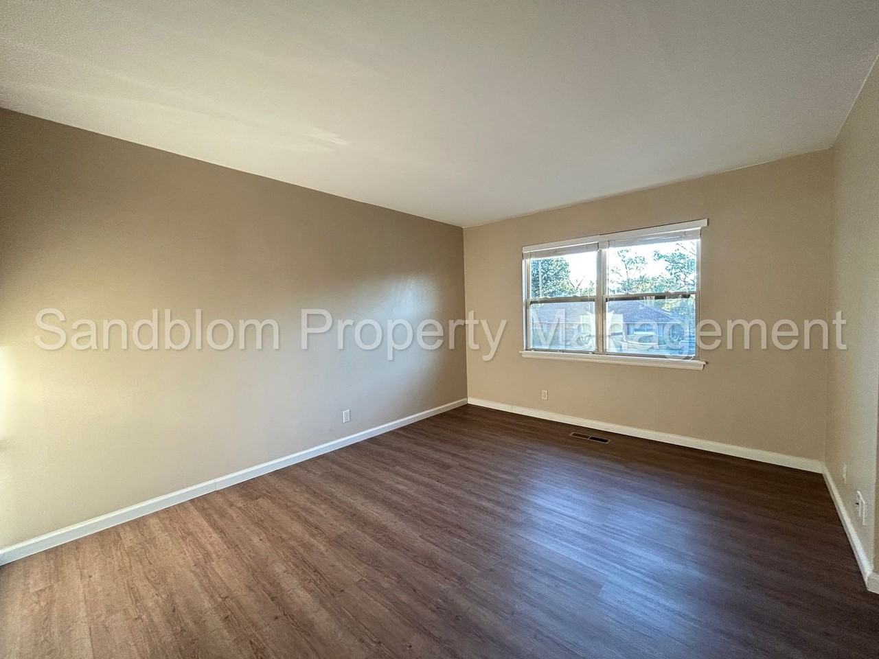 5766 S 80th East Ave - Photo 3 of 23