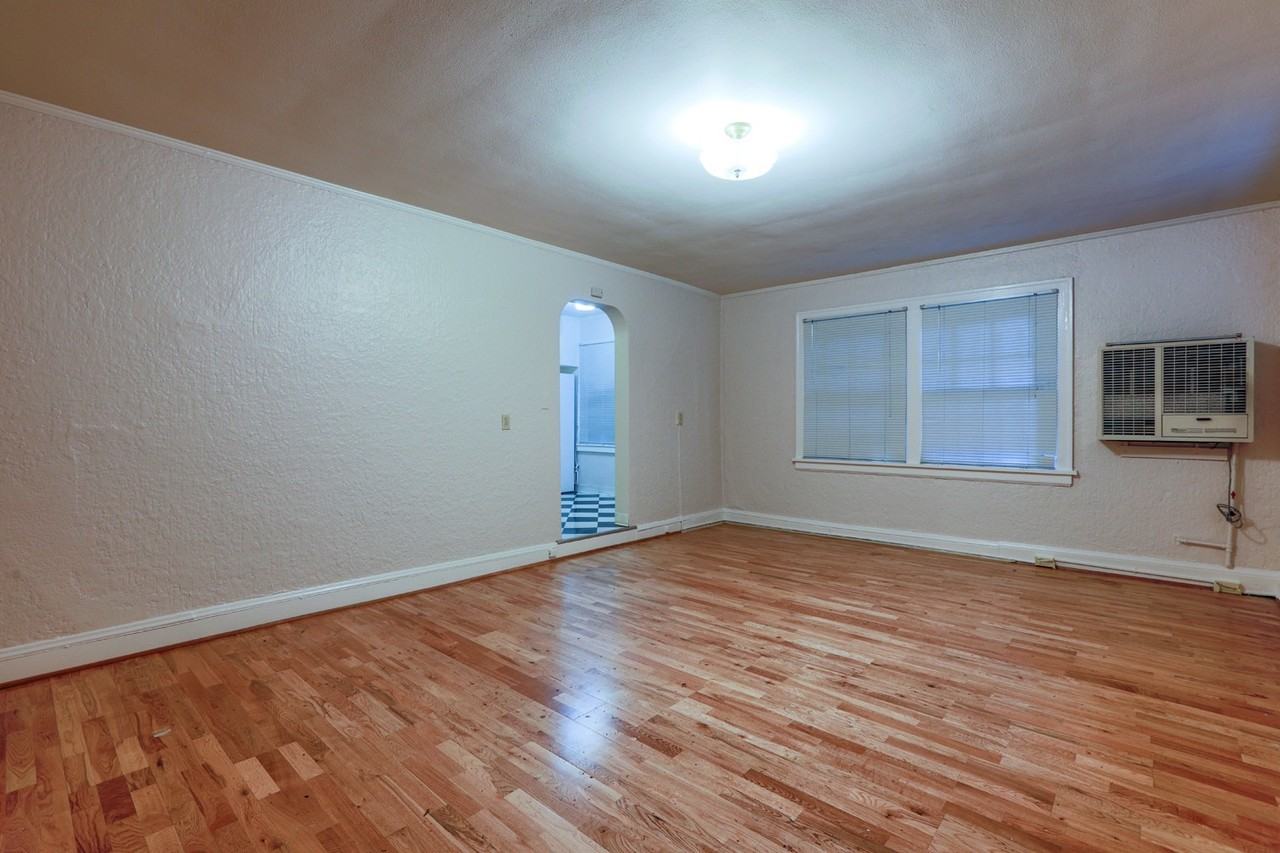 ZENABE COURT APARTMENTS (SCHP01) - Photo 3 of 12