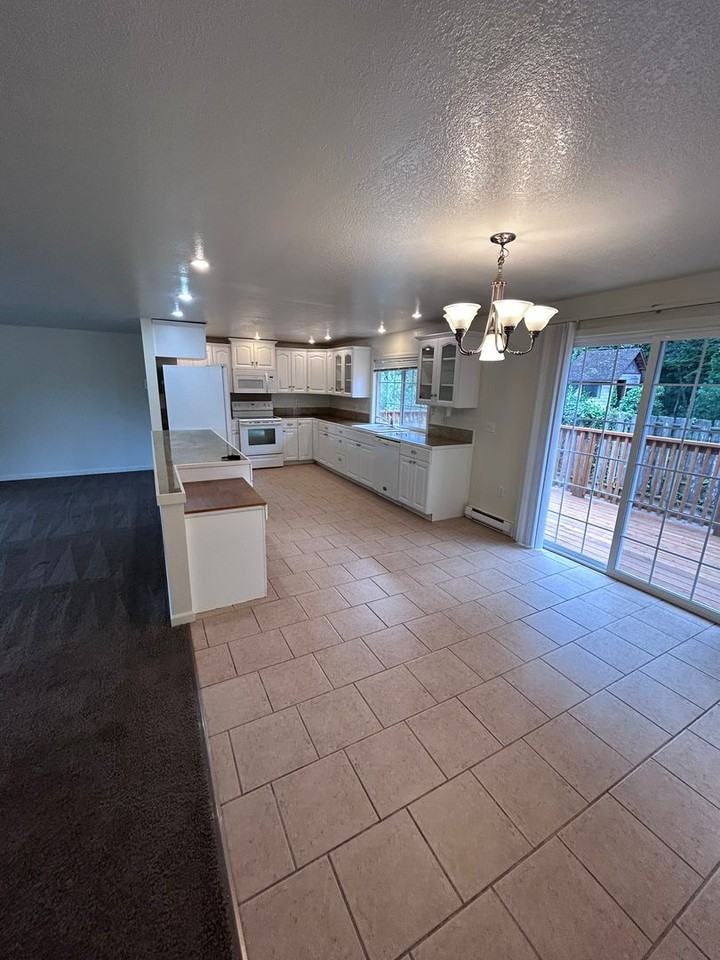 2480 13th St - Photo 4 of 24