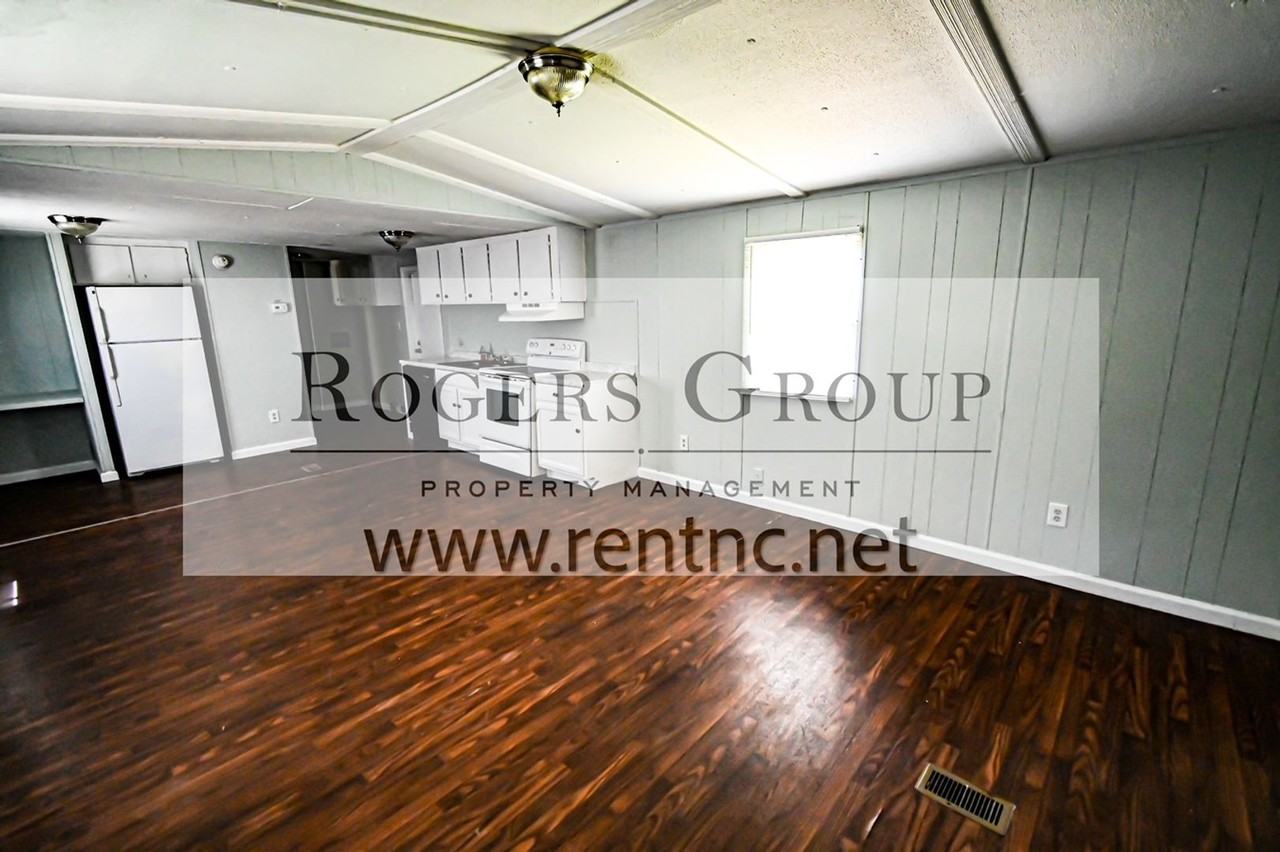 65 Mark St - Photo 3 of 9