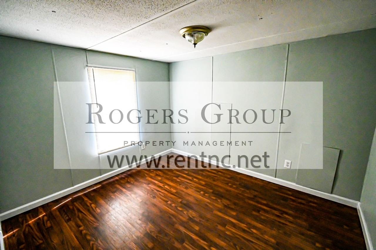 65 Mark St - Photo 4 of 9