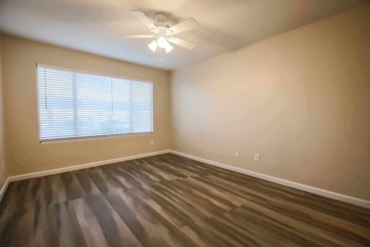 5217 Caspian Springs Dr #101