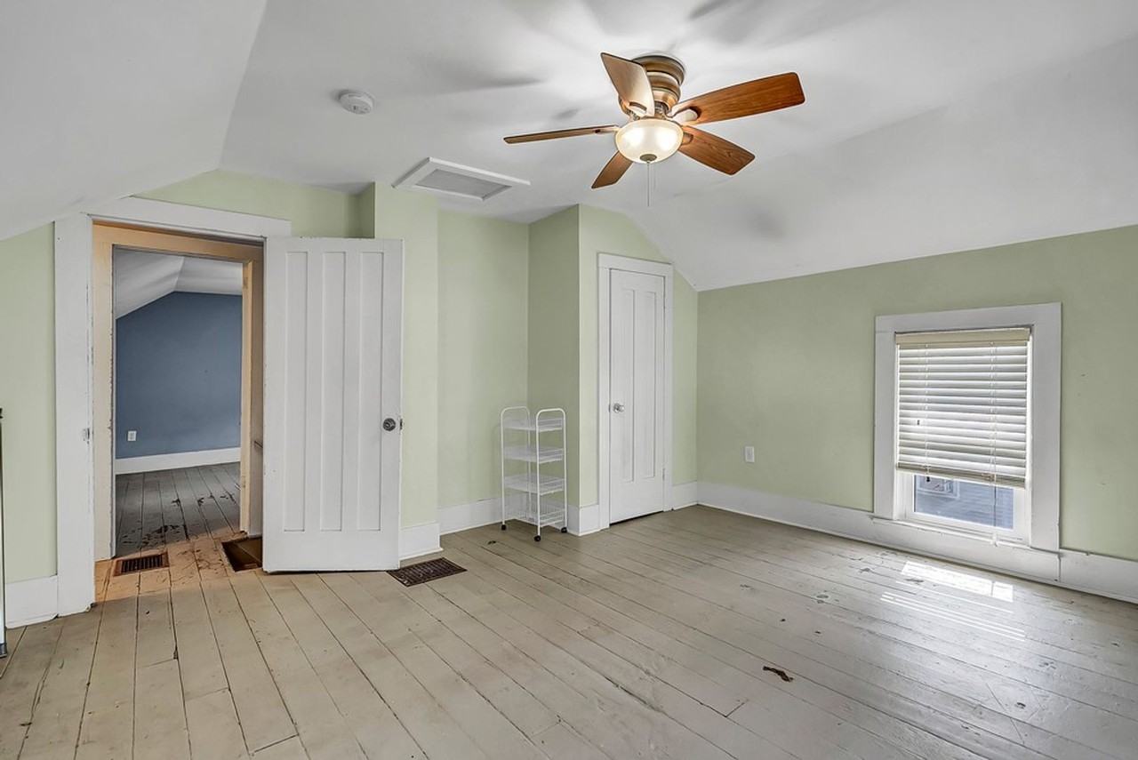 406 W 12th St - Photo 6 of 20