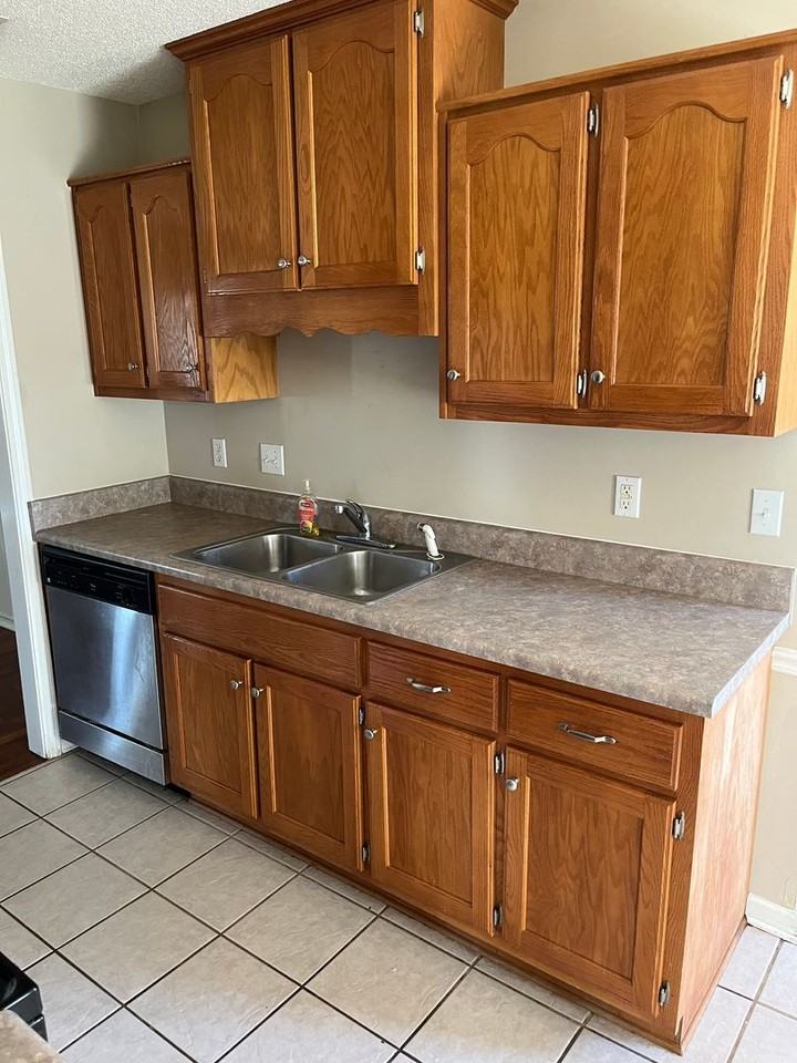 273 Regency Drive - Photo 2 of 13