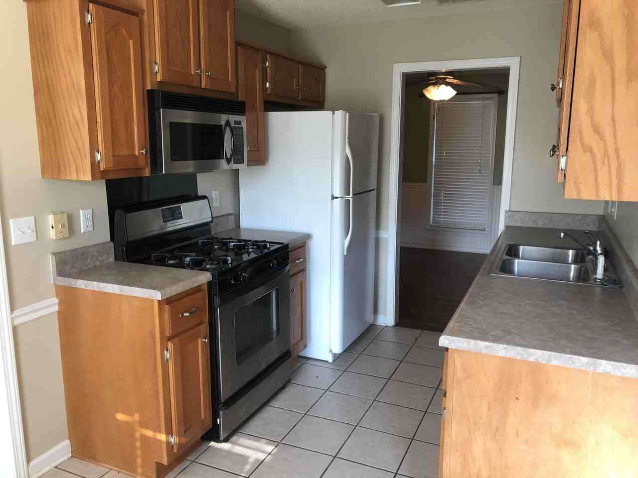 273 Regency Drive - Photo 3 of 13