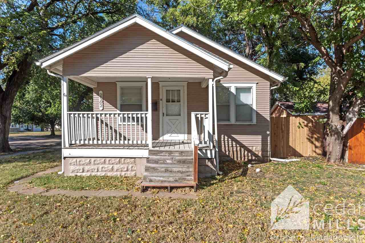 2902 E Lincoln St - Photo 2 of 11