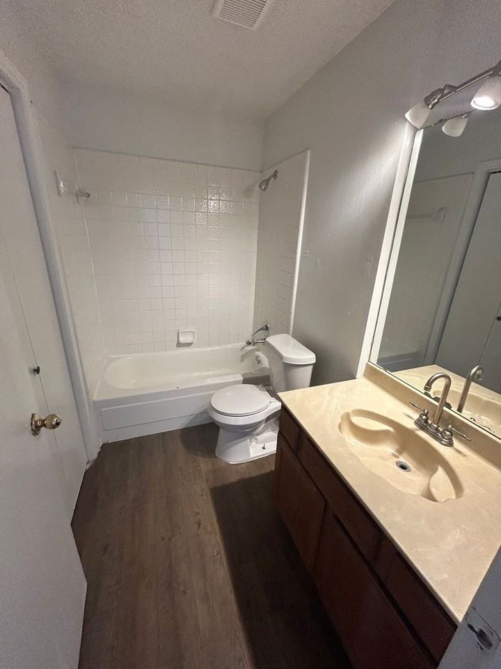 1728 Liberty Ln - Photo 7 of 16