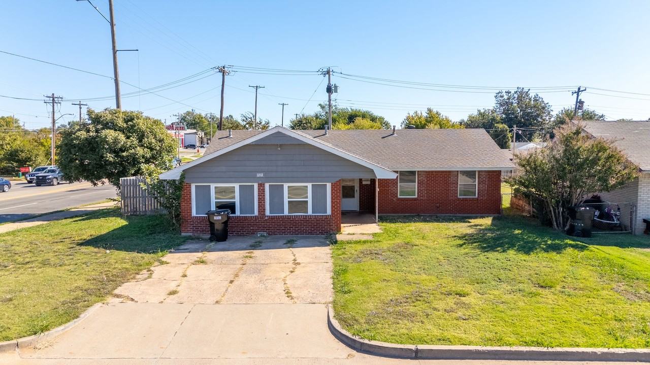 1212 N Janeway Ave - Photo 3 of 26