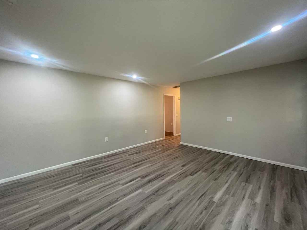 735 W Kingsley St - Photo 4 of 37