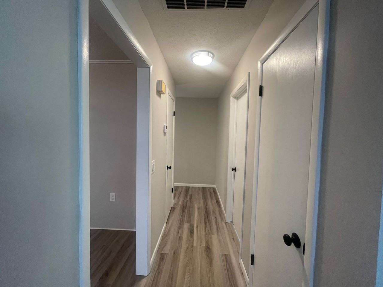 735 W Kingsley St - Photo 5 of 37