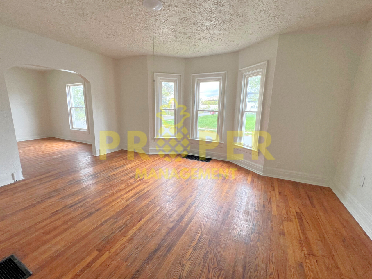 700 Clegg St - Photo 3 of 13