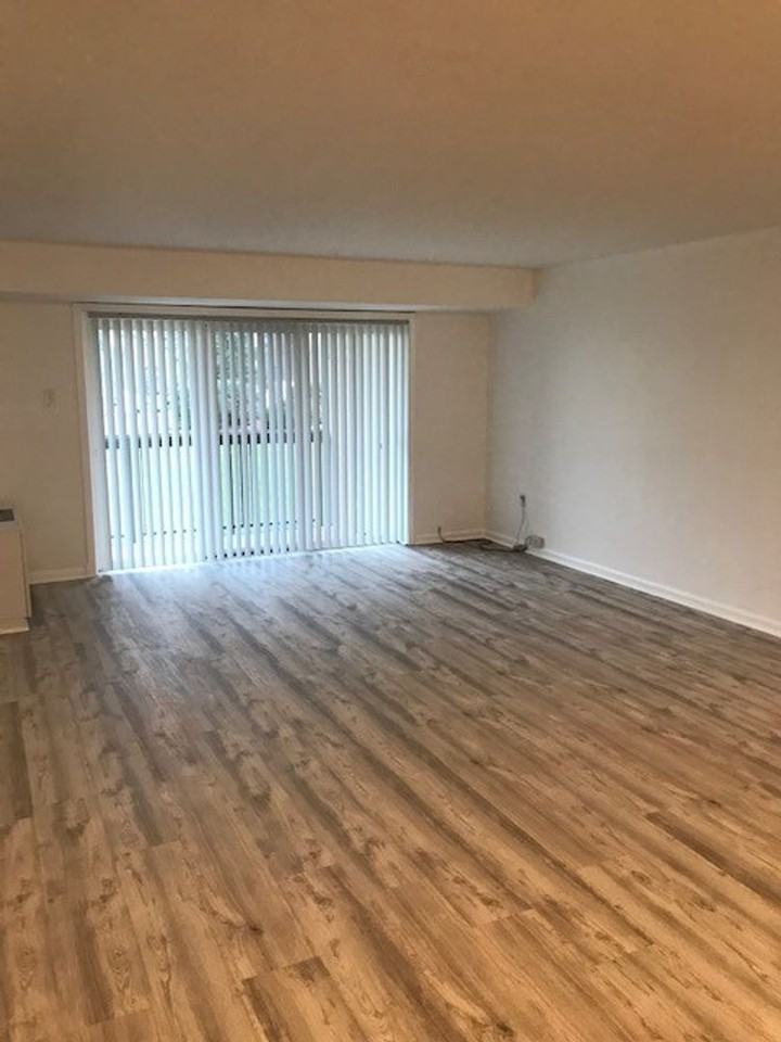 10320 Westlake Dr - Photo 2 of 9