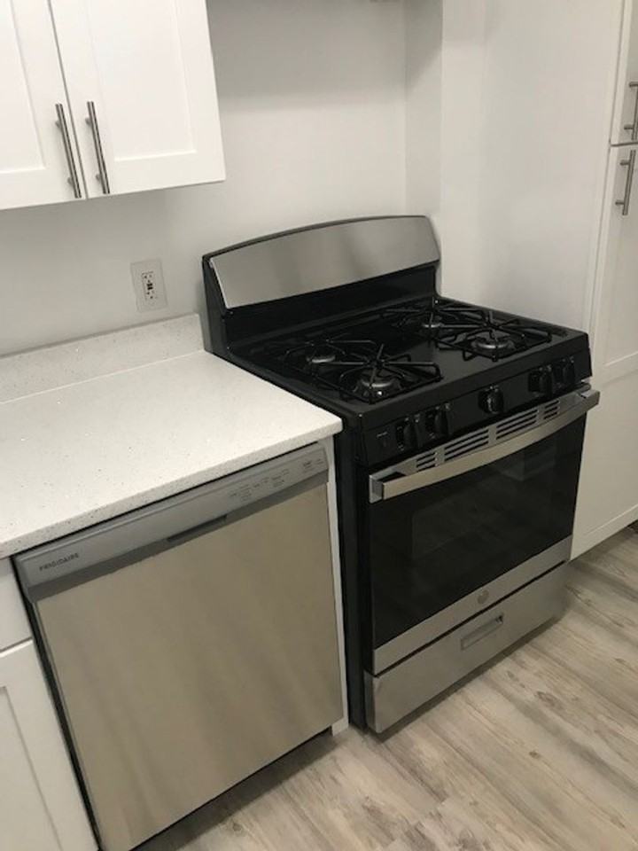 10320 Westlake Dr - Photo 4 of 9