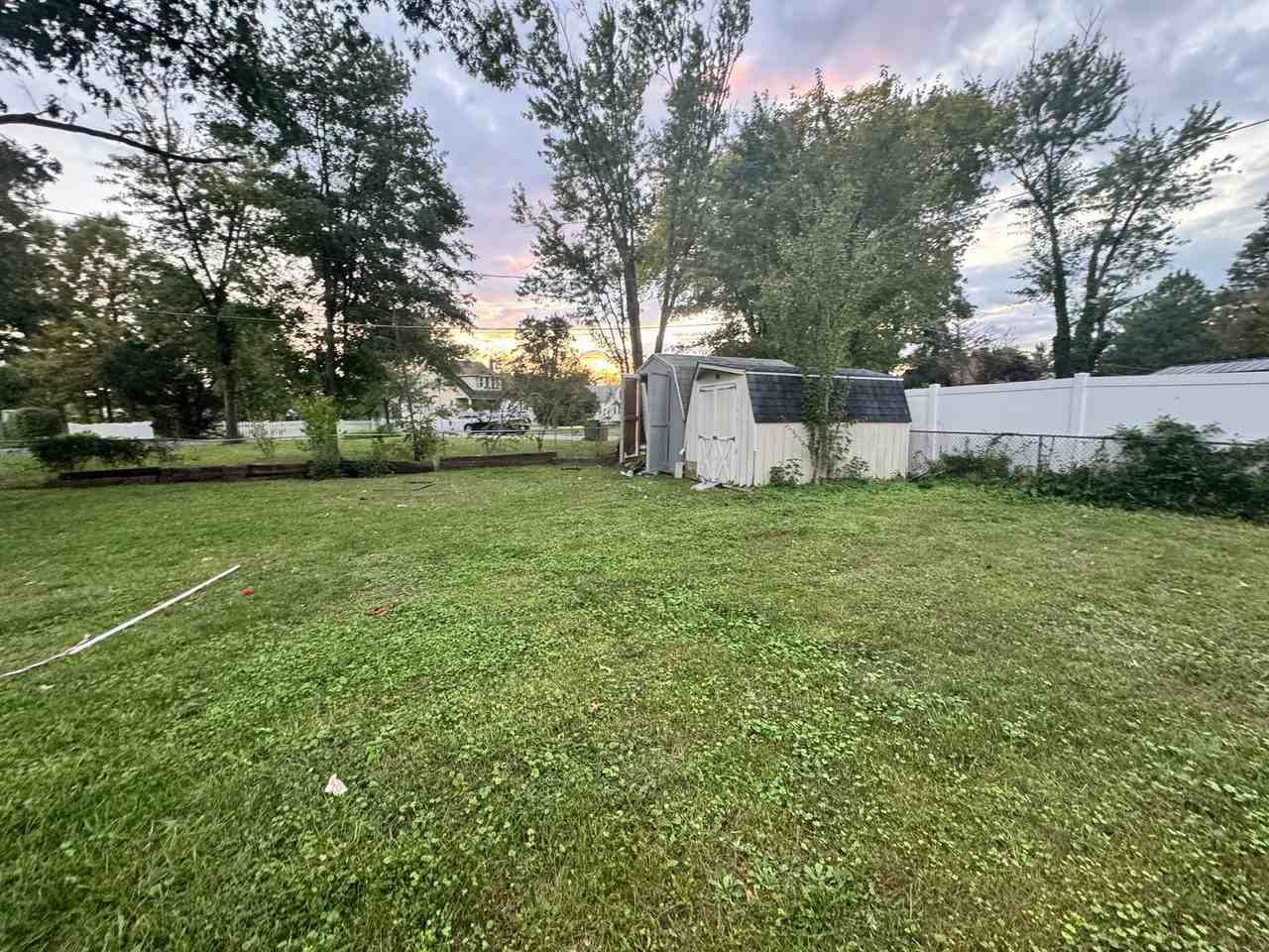 32 Greenwood Ave - Photo 3 of 14