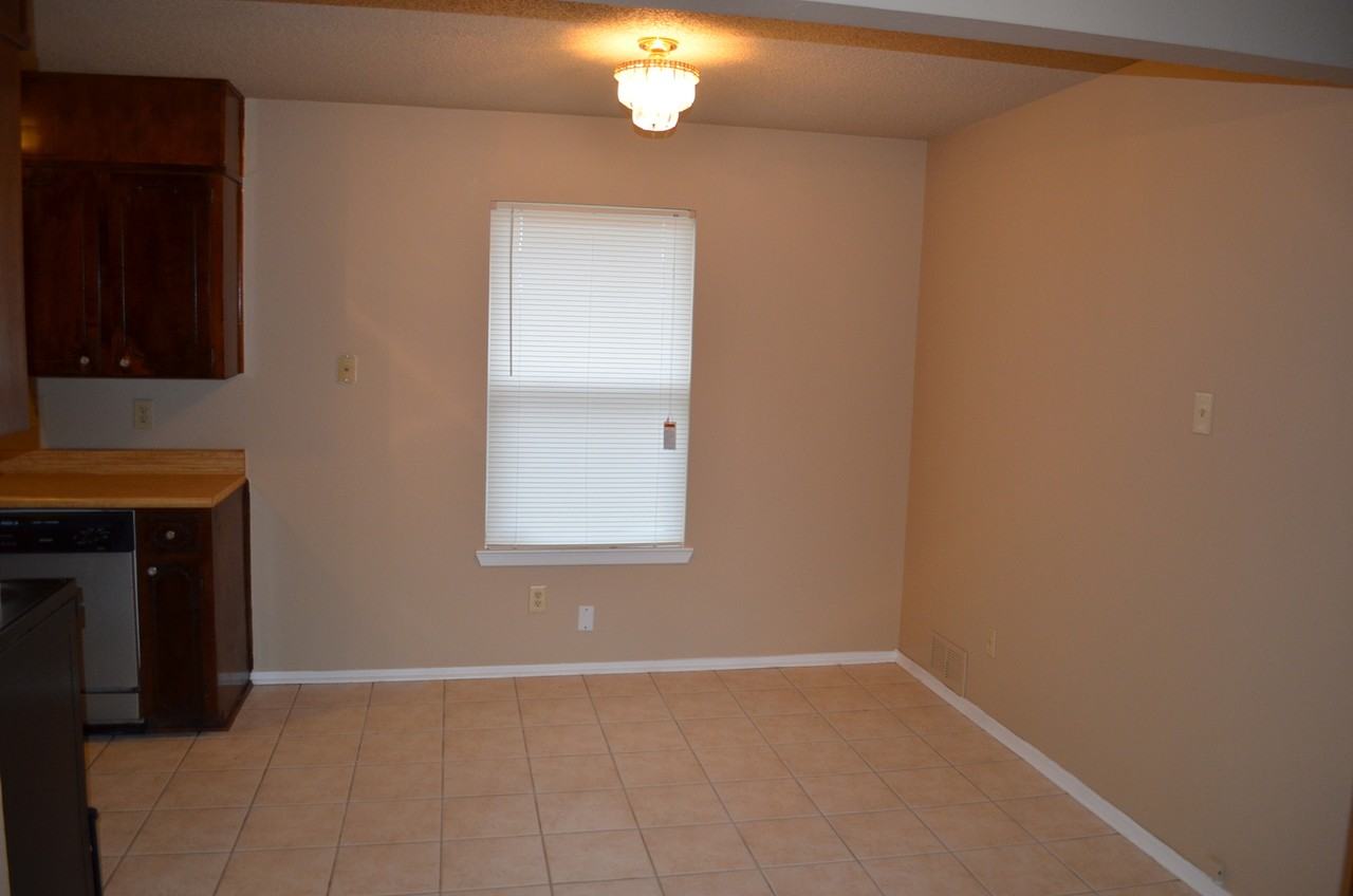 2110 Lago Trl - Photo 3 of 16