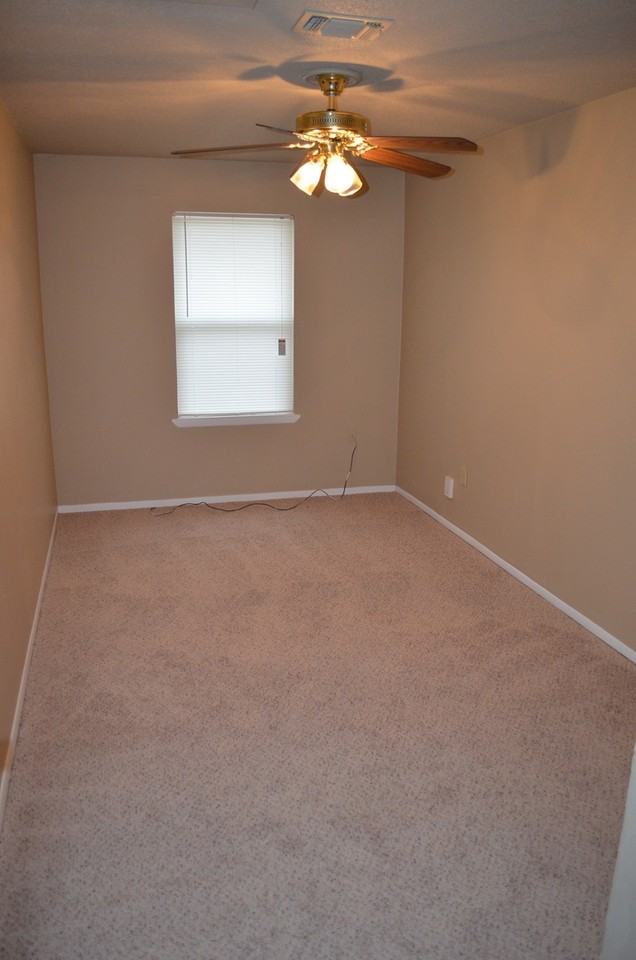 2110 Lago Trl - Photo 7 of 16