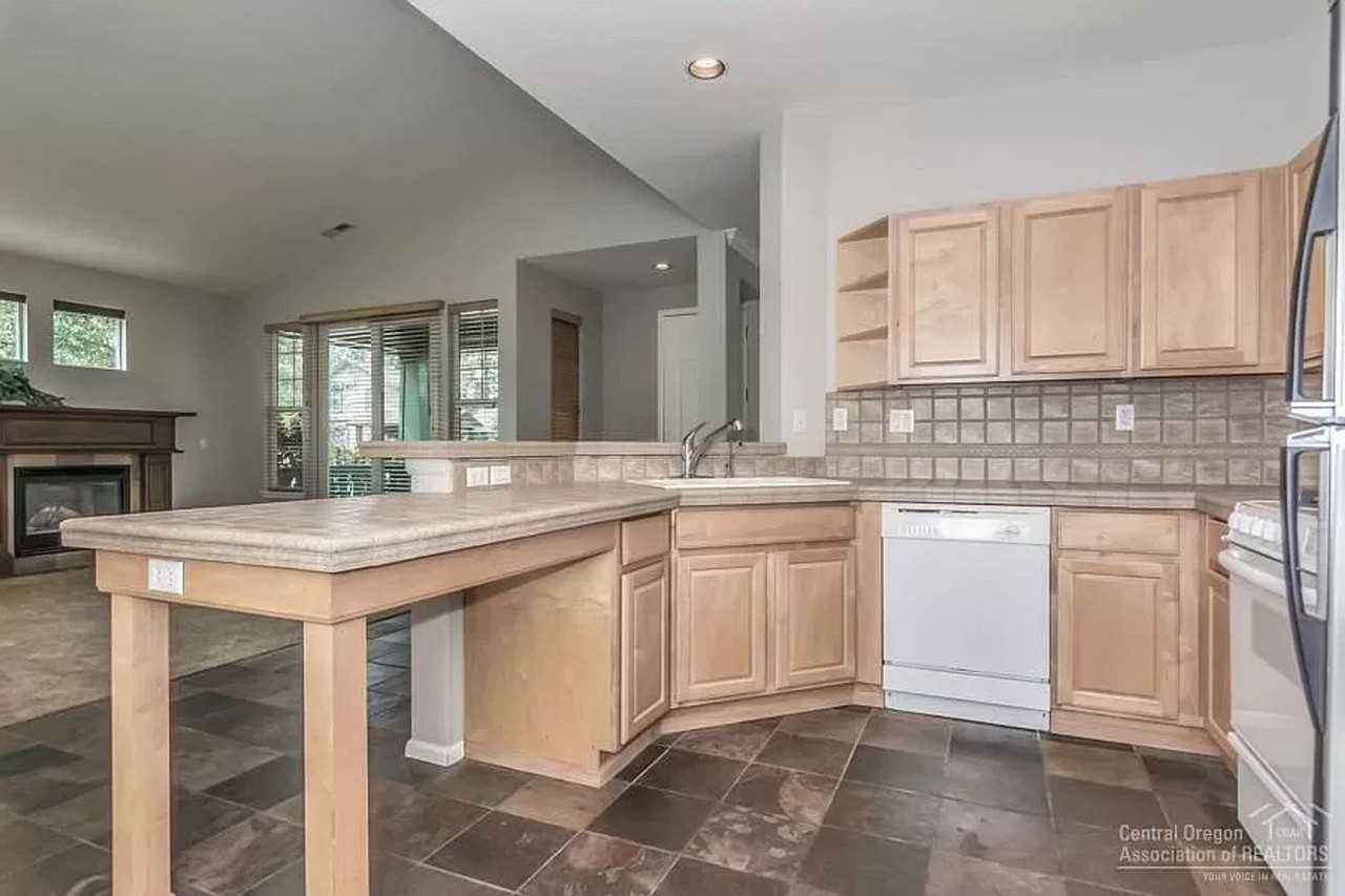 61554 Devils Lake Dr - Photo 3 of 14