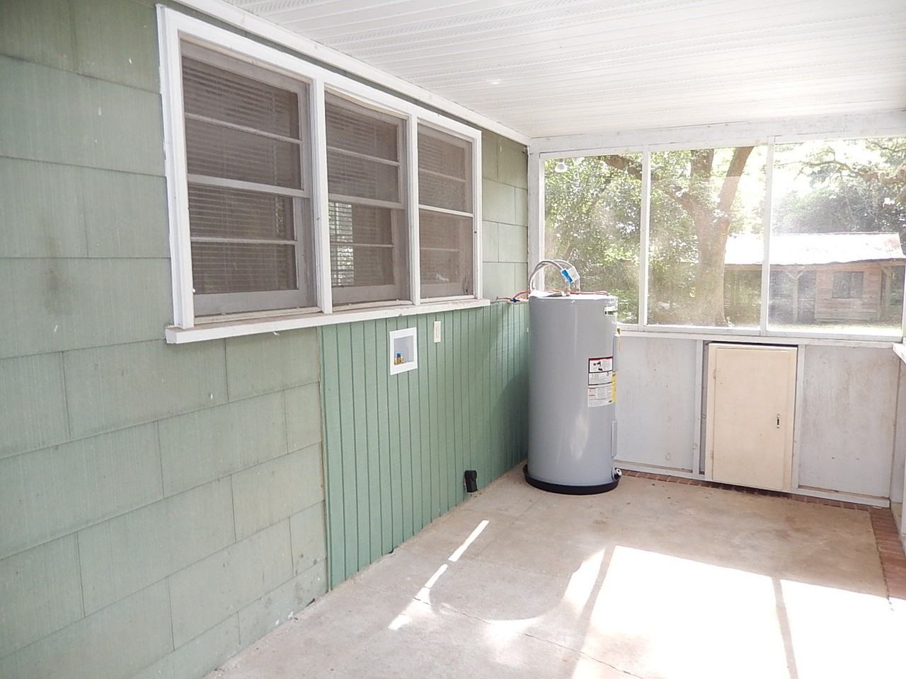 2880 Jewell Dr - Photo 2 of 24