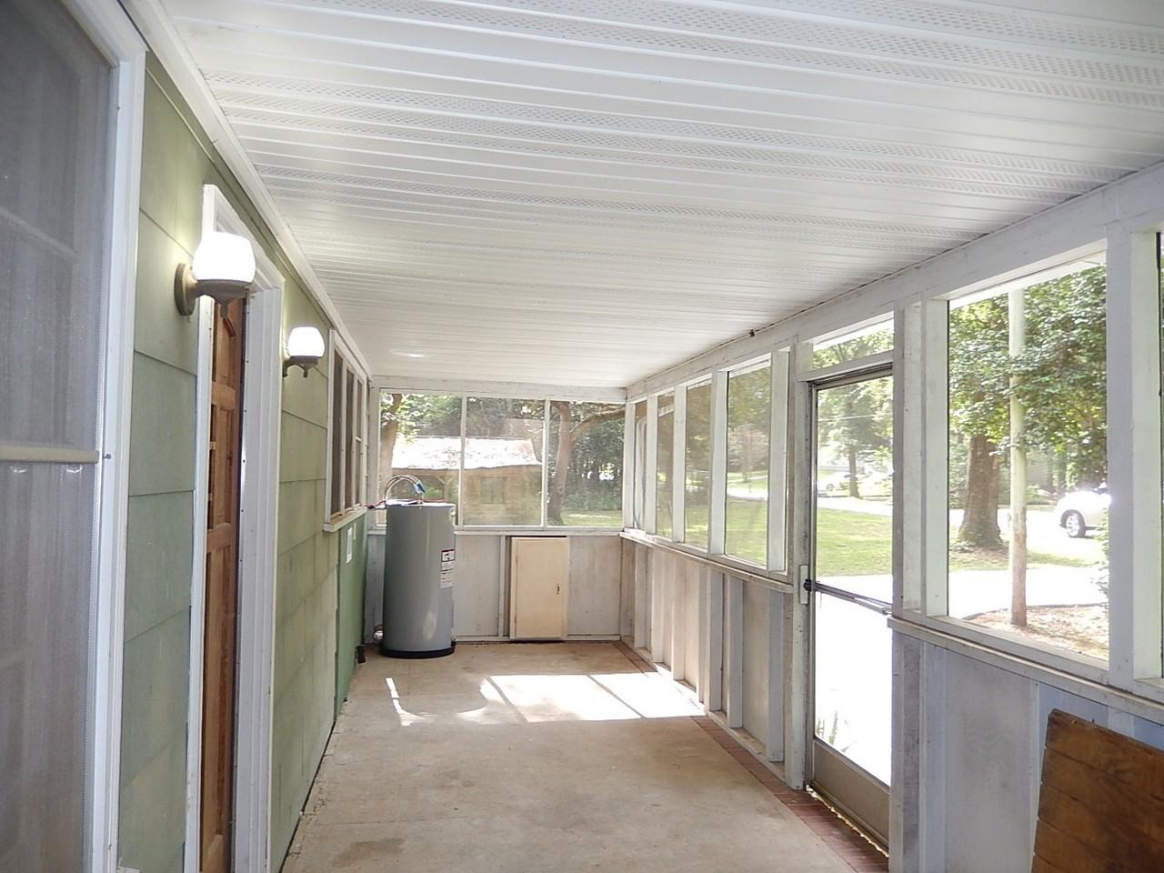 2880 Jewell Dr - Photo 3 of 24