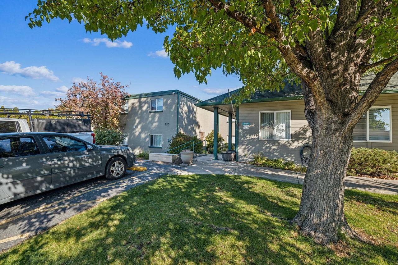 The Oaks Apartments - Photo 5 of 13