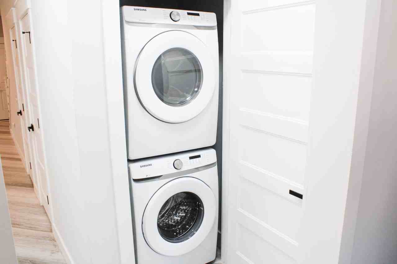 1011 N K St - Photo 3 of 29