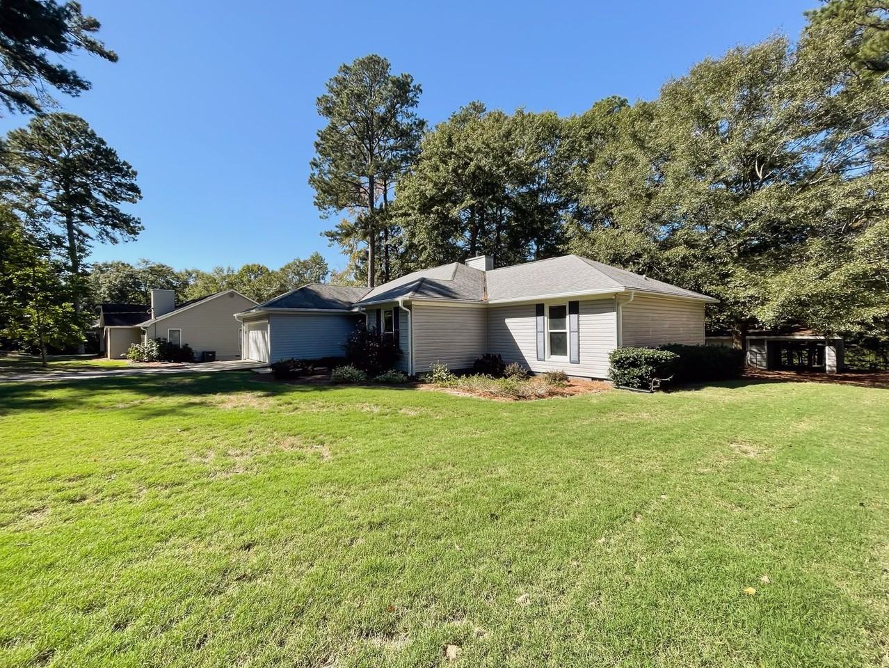 234 Willow Beach Rd - Photo 3 of 35