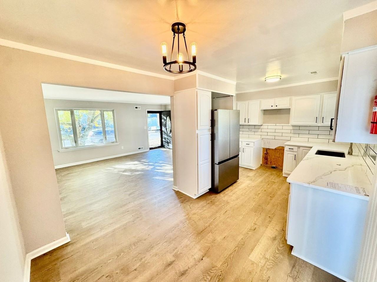16 Indian Hill Ln - Photo 4 of 17