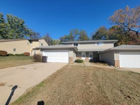 6818 N Parkwood Dr - Photo 1 of 1
