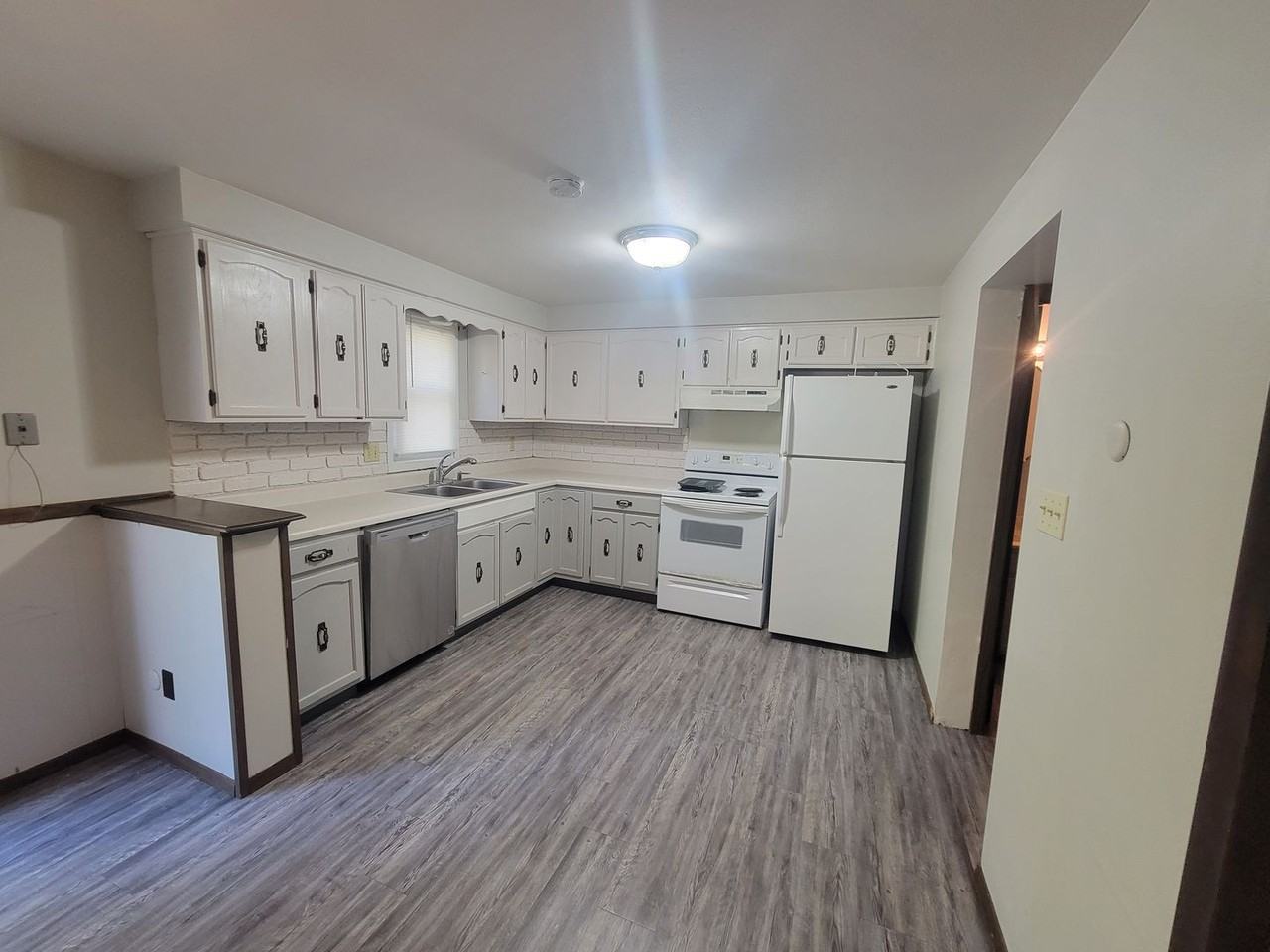 6818 N Parkwood Dr - Photo 3 of 12