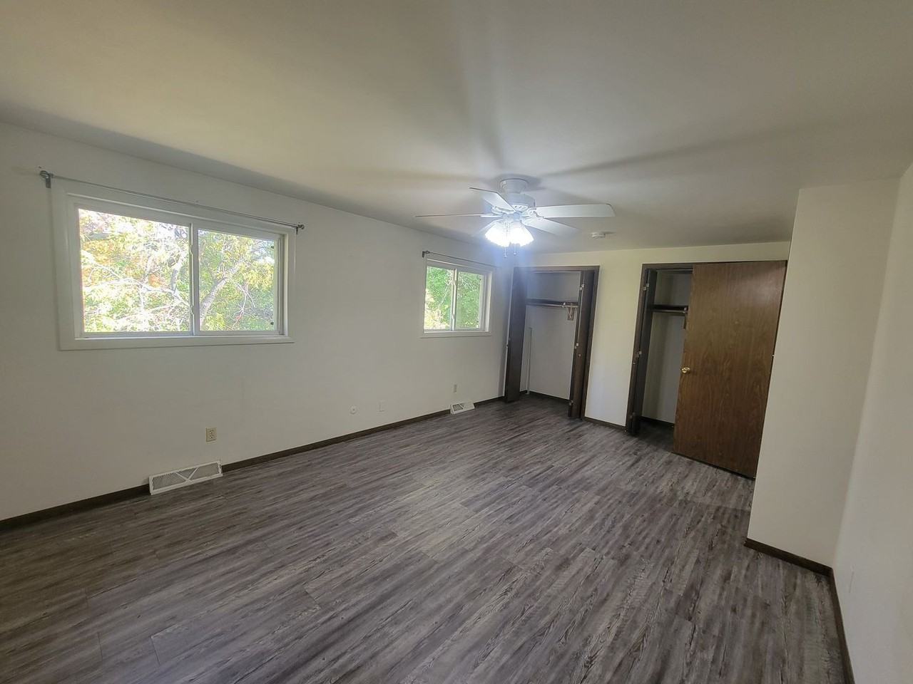 6818 N Parkwood Dr - Photo 7 of 12