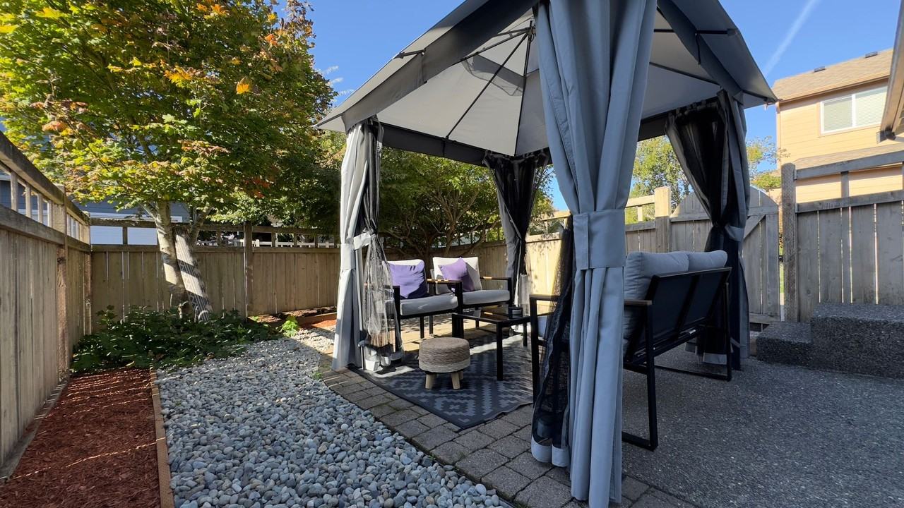 6036 Balustrade Blvd Se - Photo 4 of 27