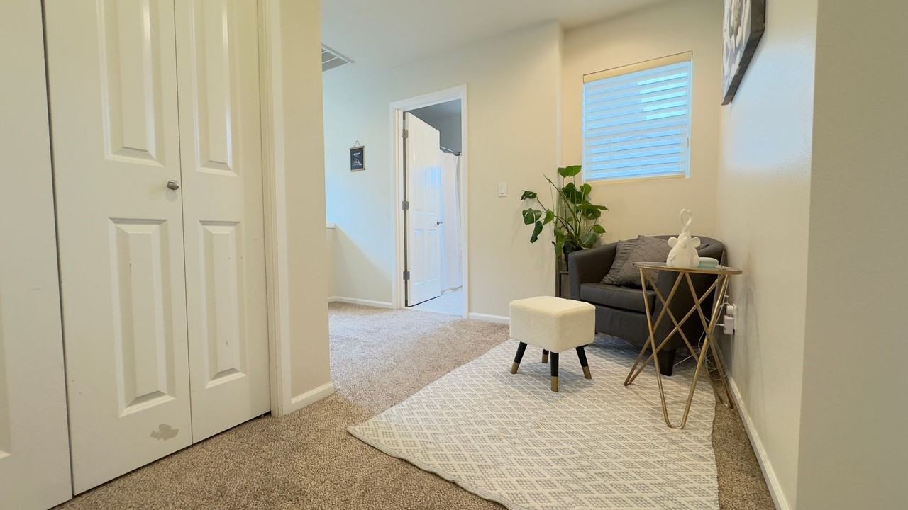 6036 Balustrade Blvd Se - Photo 7 of 27