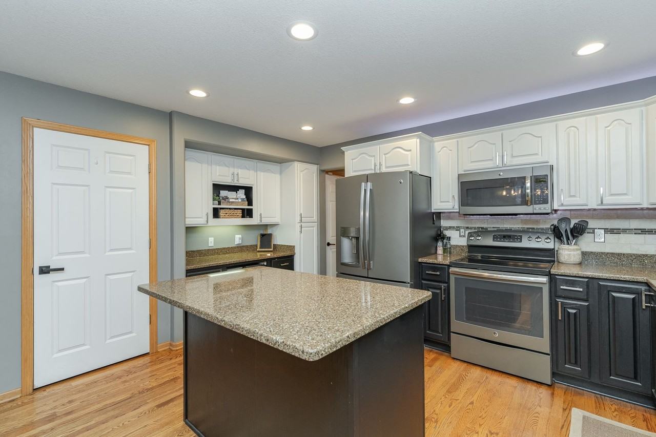 1008 Southern Woods Pl Sw - Photo 7 of 50