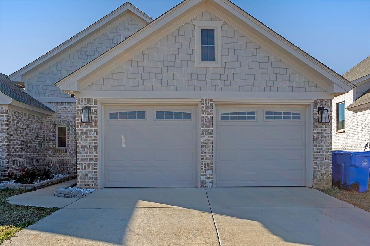 832 Hedgefield Way - Photo 2 of 28