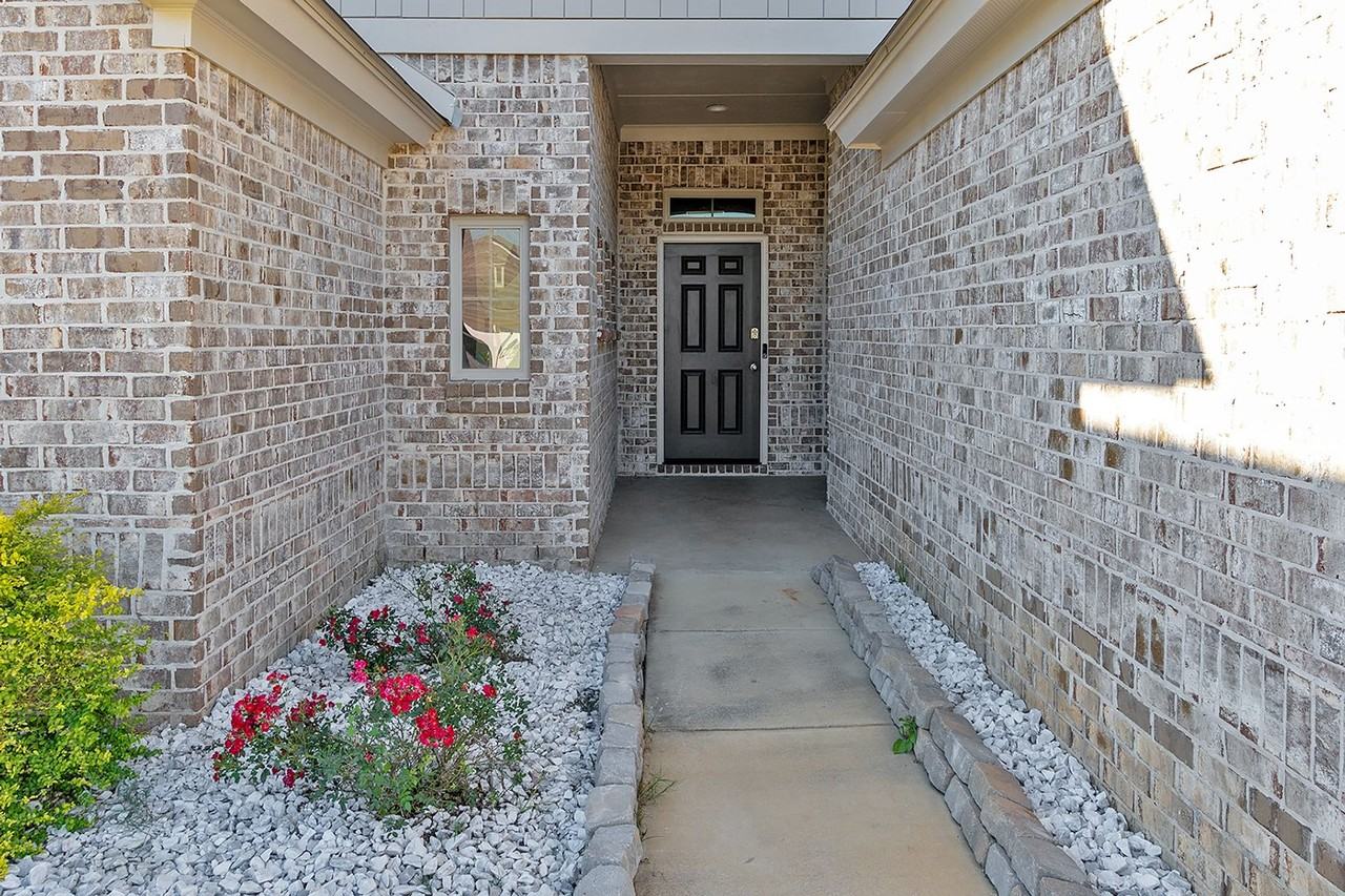 832 Hedgefield Way - Photo 3 of 28