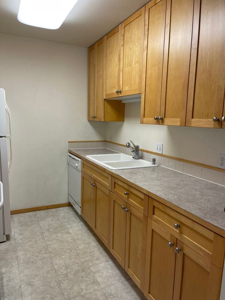 1131 N 92nd St - Photo 3 of 18