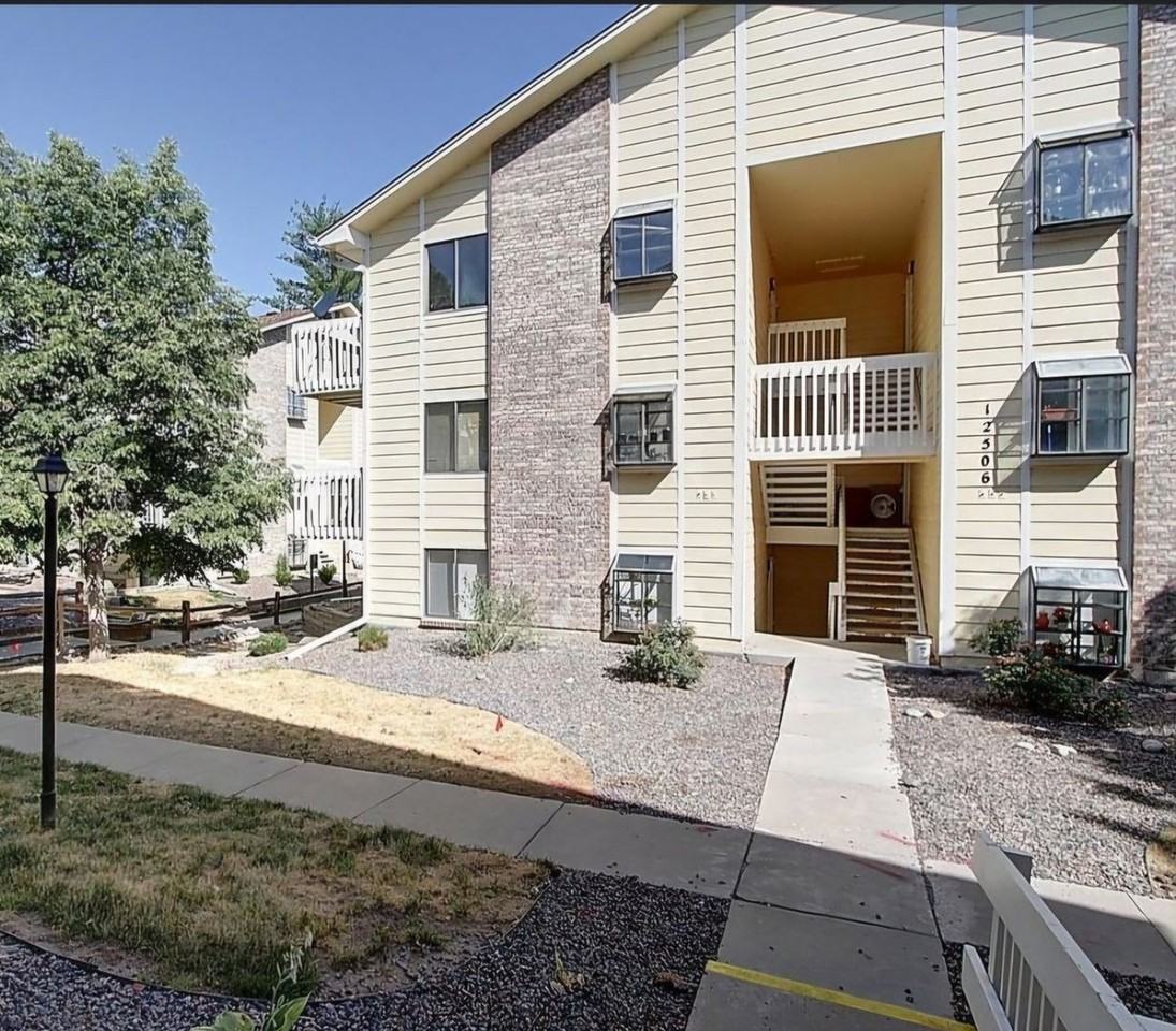 12506 E Cornell Ave - Photo 2 of 23