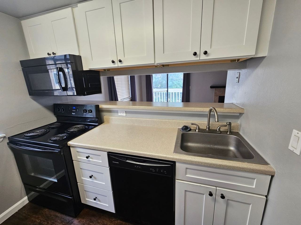 12506 E Cornell Ave - Photo 3 of 23