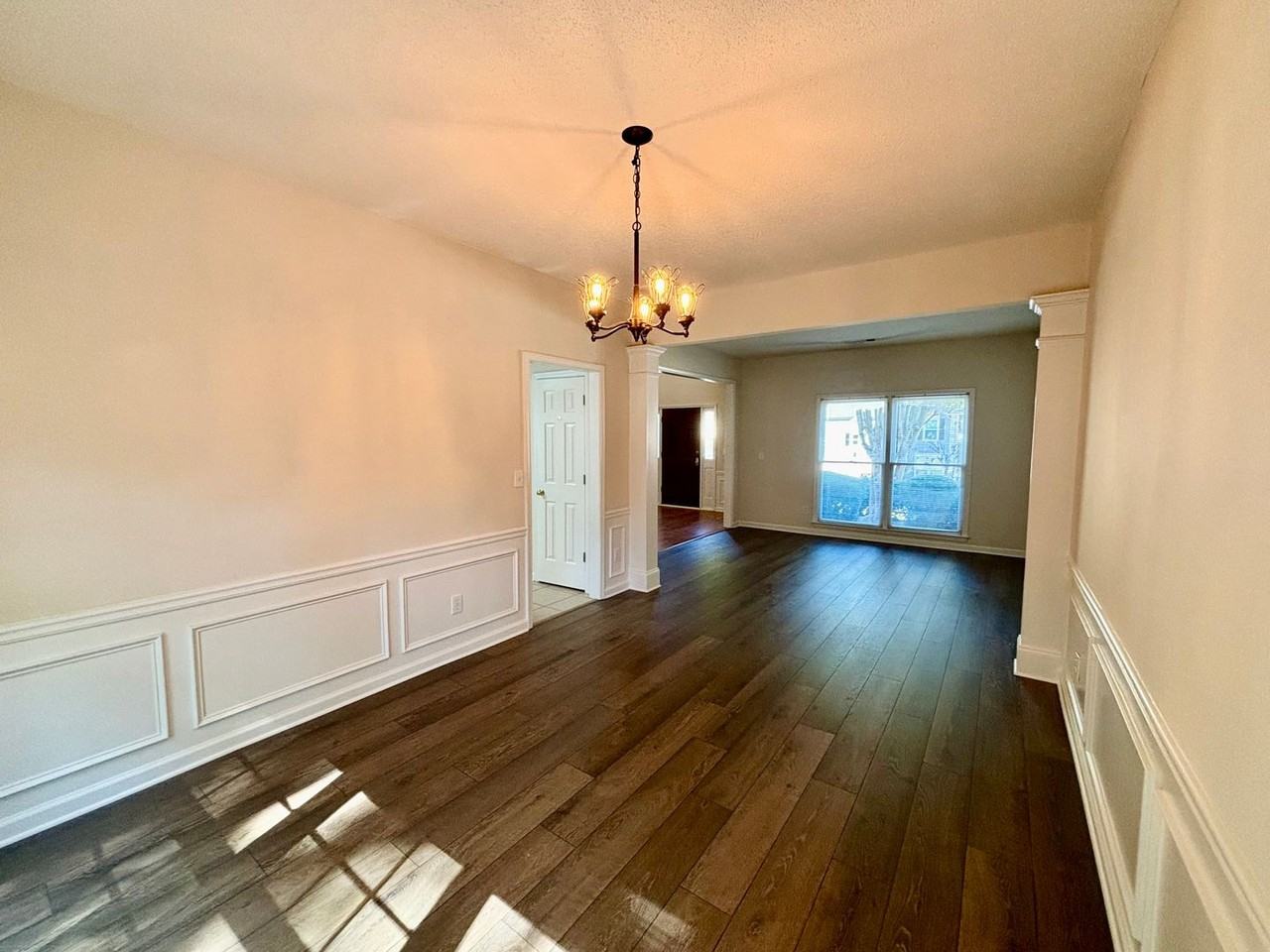 10920 Glenbarr Dr - Photo 4 of 26