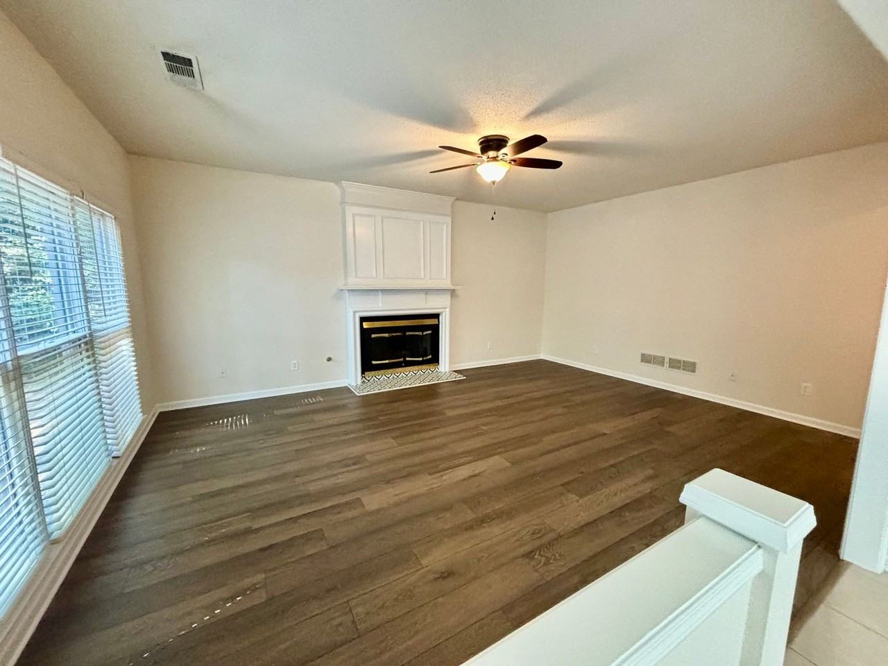 10920 Glenbarr Dr - Photo 5 of 26