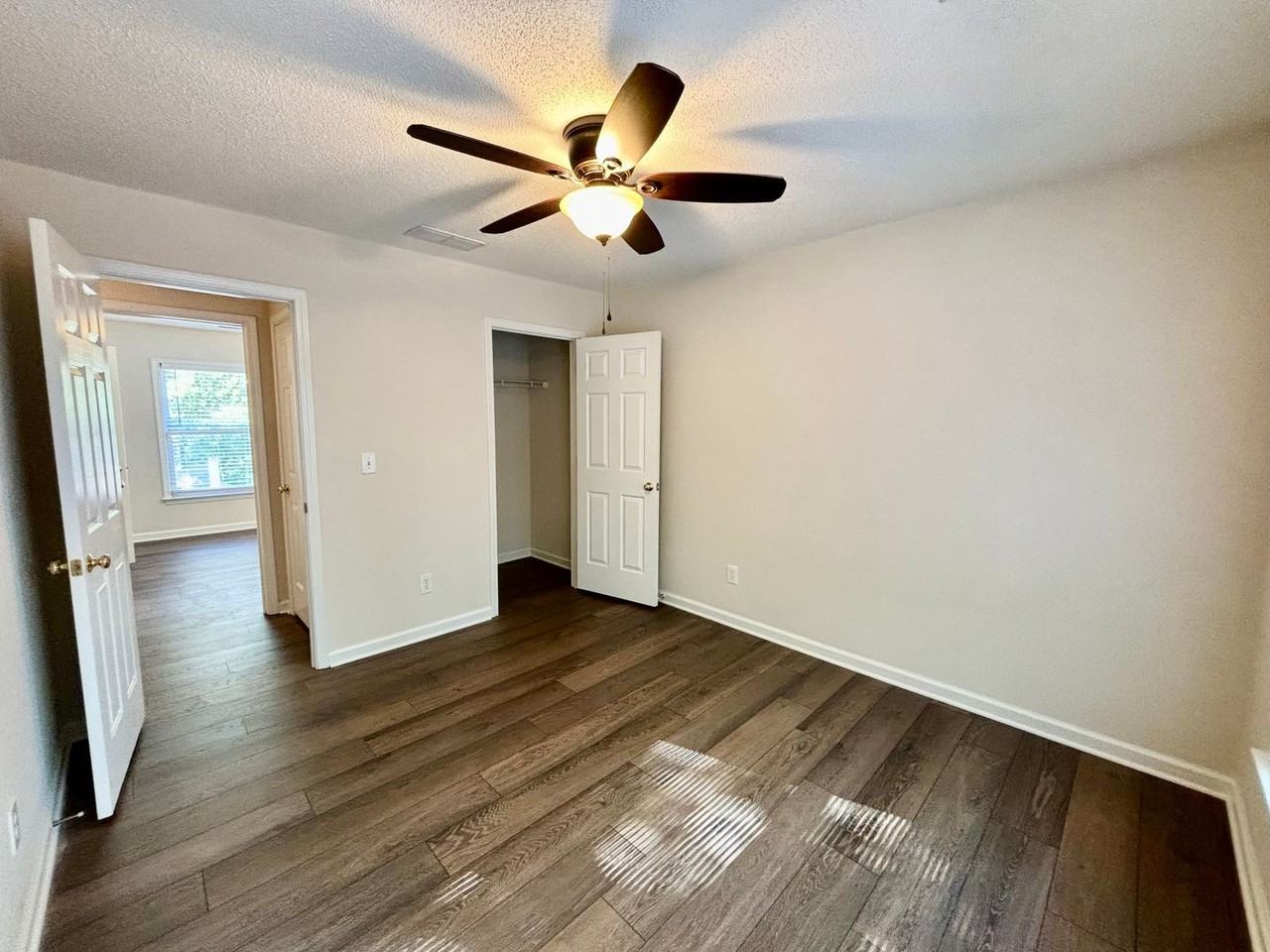 10920 Glenbarr Dr - Photo 6 of 26