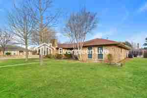 featured image of 701 Willow Brook Dr