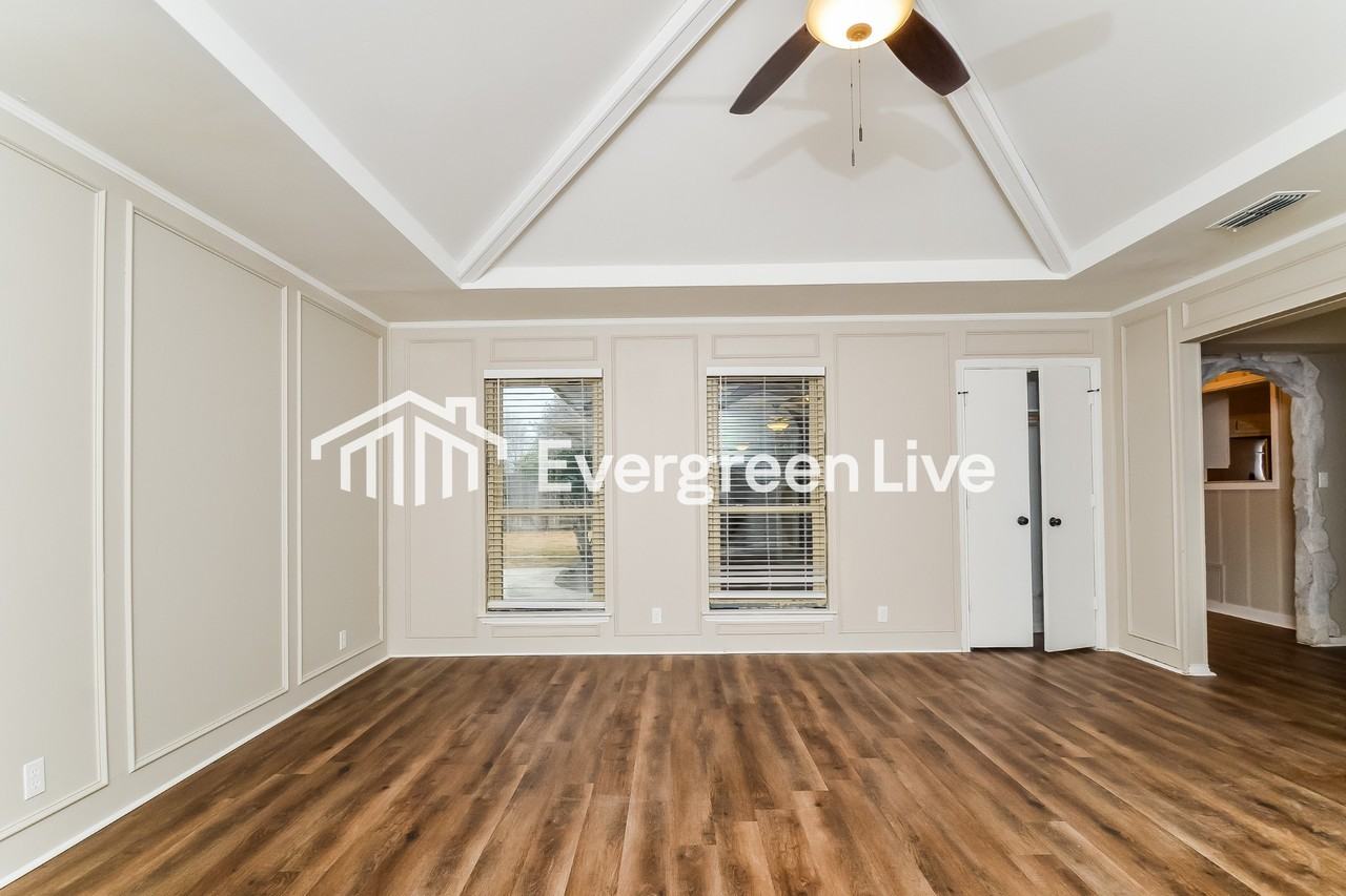 701 Willow Brook Dr - Photo 4 of 17