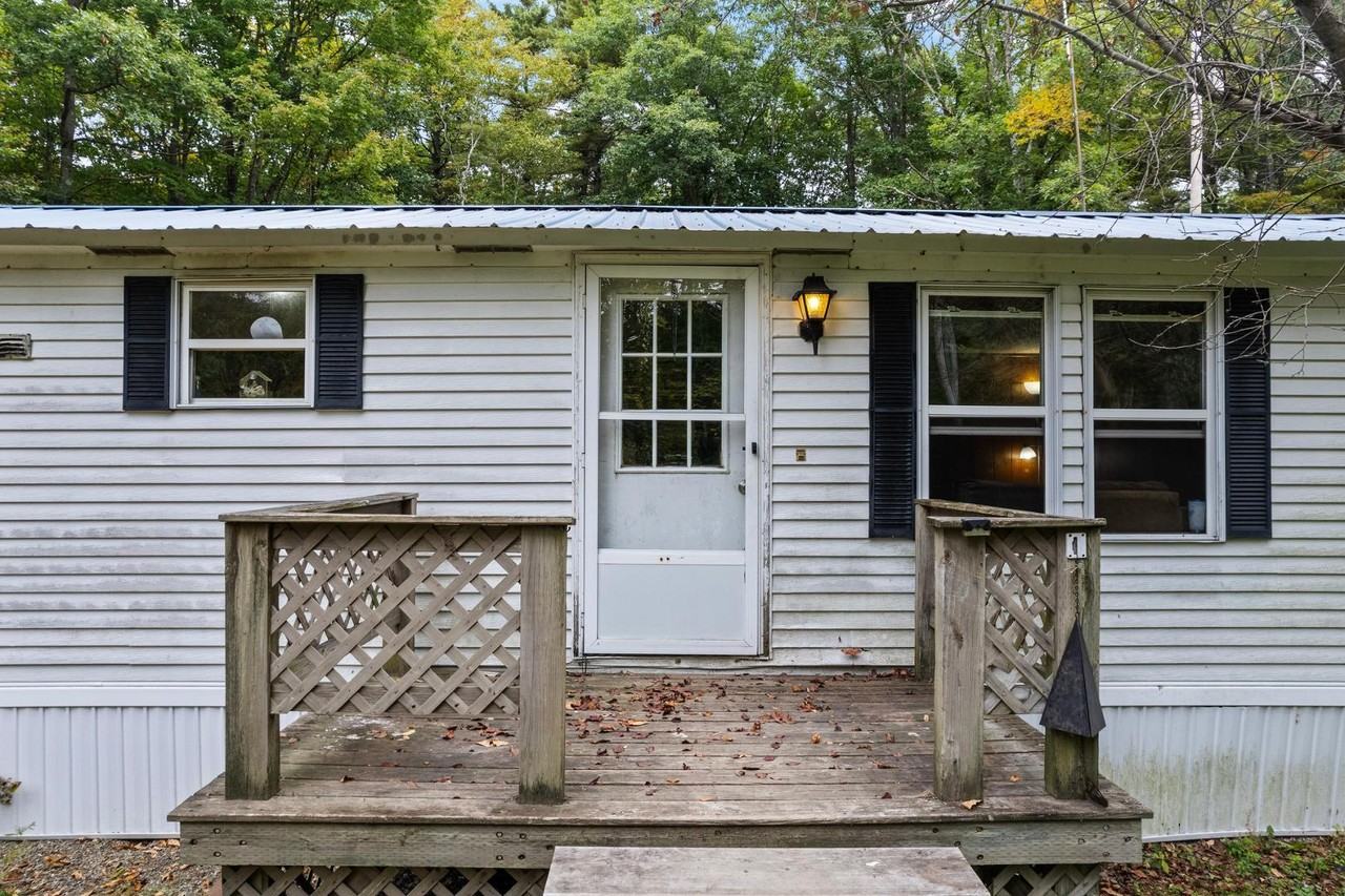 537 Eastern Ave - Photo 2 of 22