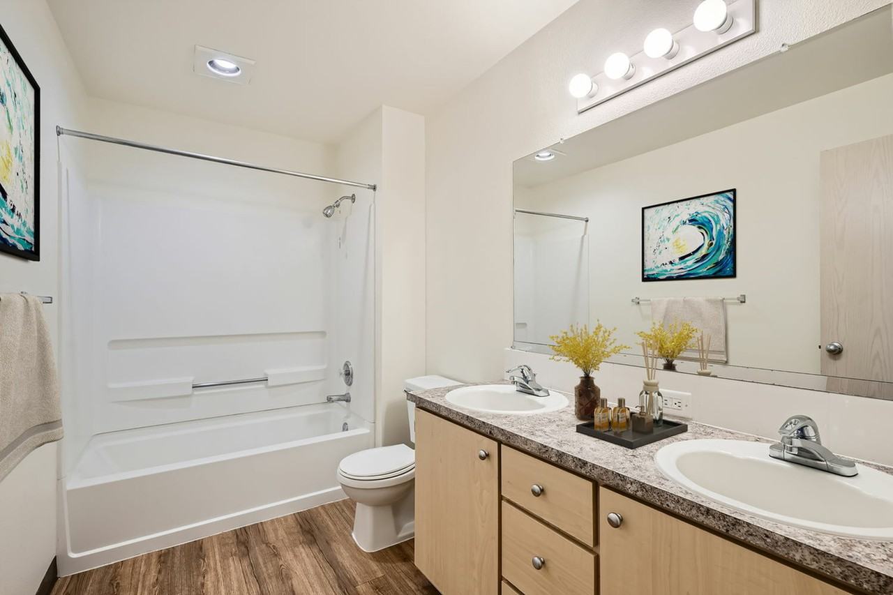 Avalon Park - Photo 7 of 43