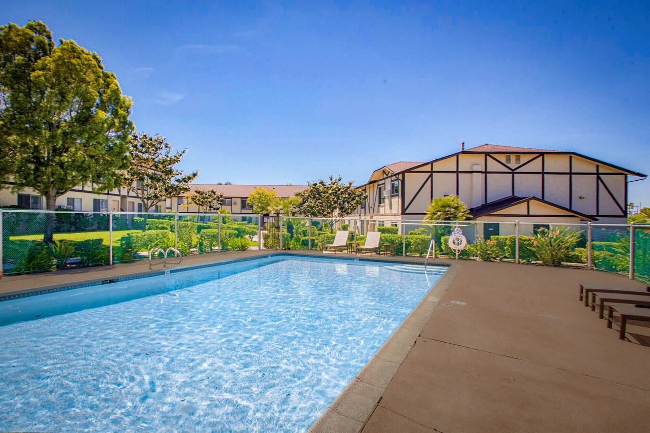 Temecula Gardens Apartments - Photo 2 of 17