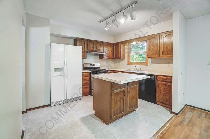 4012 Blueberry Hollow Rd - Photo 3 of 13